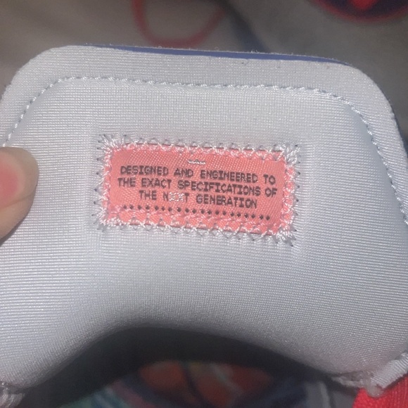 Mens nike LeBron James basketball shoe in 11.5 - Picture 3 of 4